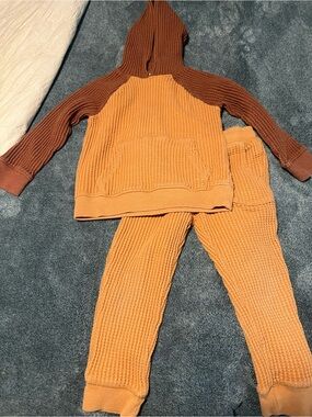 4T Cat & Jack Two-Tone Waffle Hoodie Set in Brown and Tan